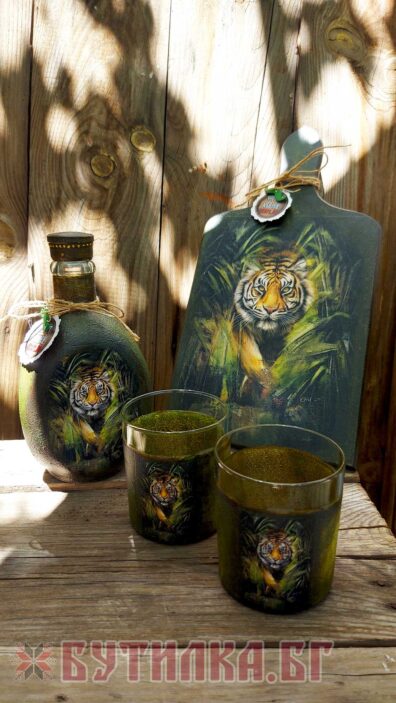 Луксозен комплект за юбилей с изображение на тигър - изтънчен подарък за хора, ценящи стилните аксесоари и вкусовете на традиционната кухня.